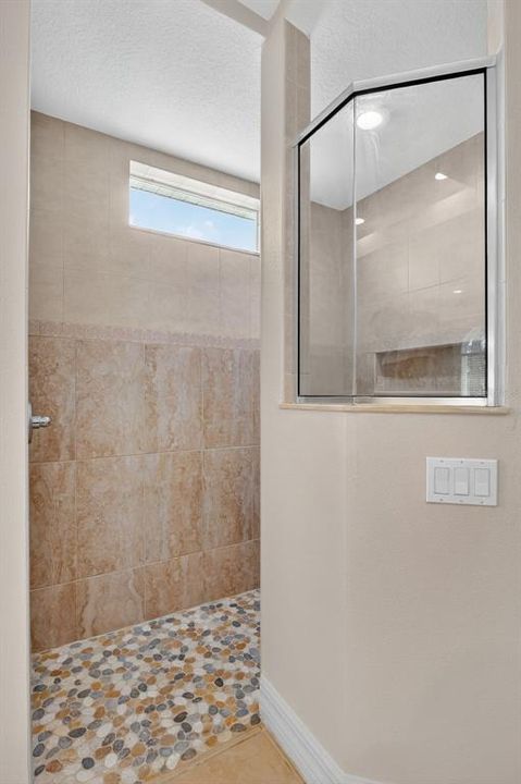 En Venta: $449,000 (4 camas, 3 baños, 2859 Pies cuadrados)