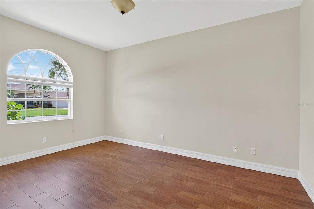 En Venta: $449,000 (4 camas, 3 baños, 2859 Pies cuadrados)