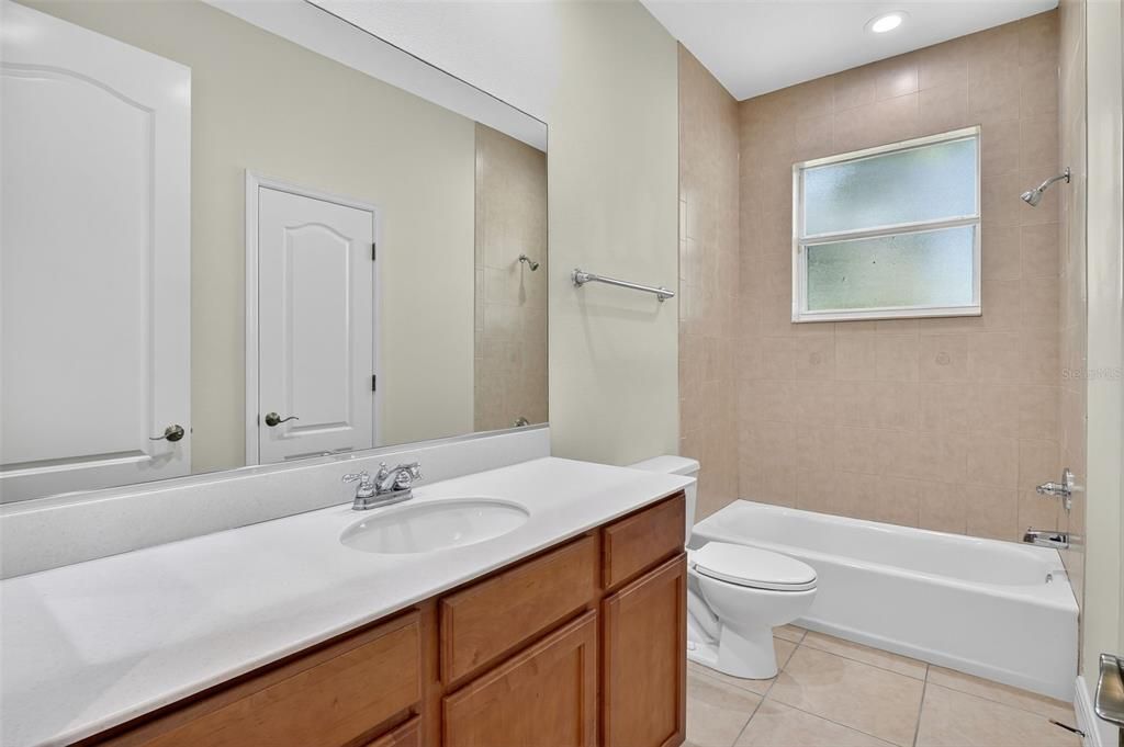 En Venta: $449,000 (4 camas, 3 baños, 2859 Pies cuadrados)