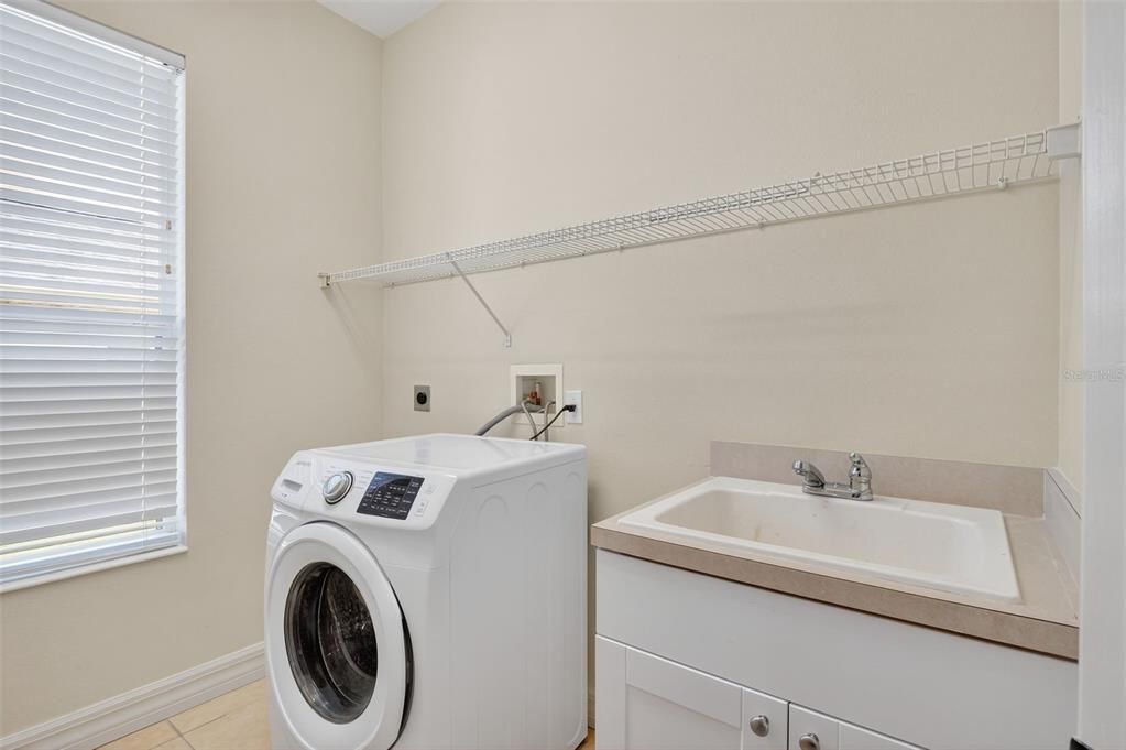 En Venta: $449,000 (4 camas, 3 baños, 2859 Pies cuadrados)