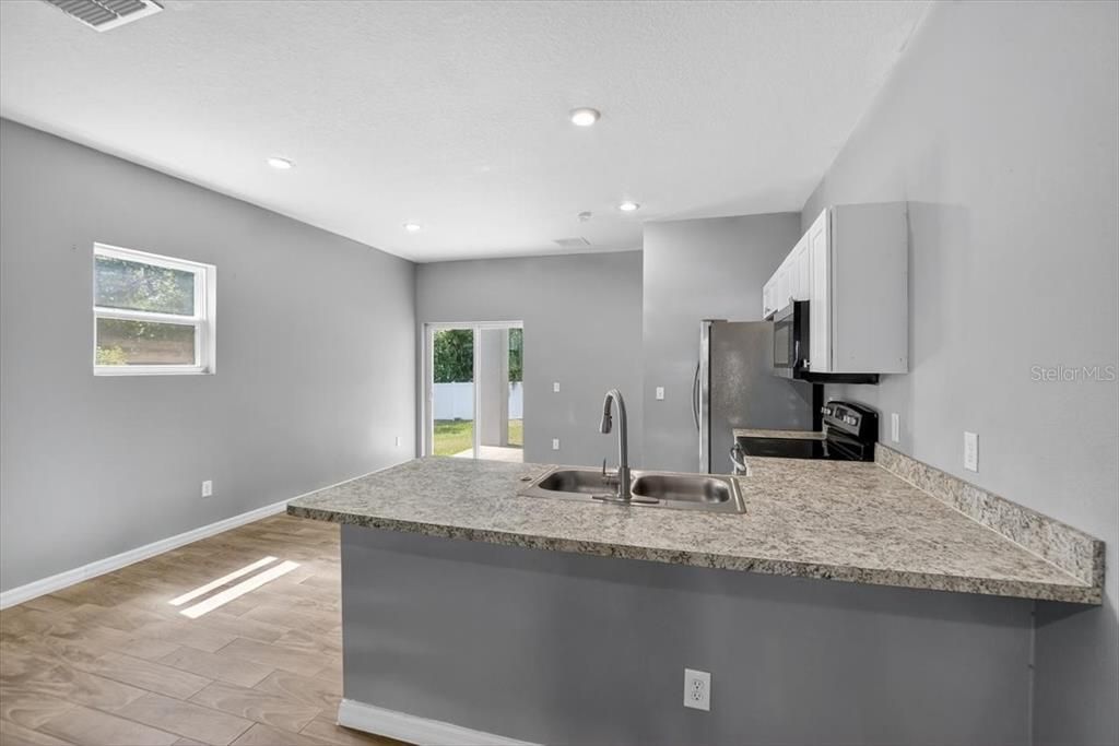 For Sale: $499,000 (6 beds, 0 baths, 2469 Square Feet)