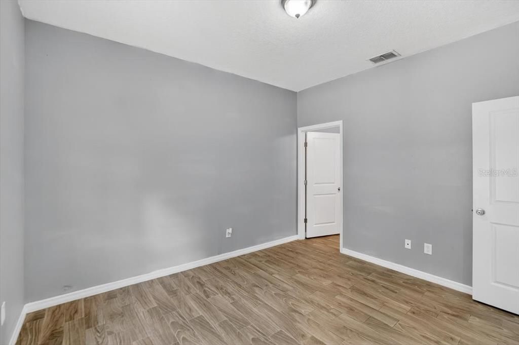 For Sale: $499,000 (6 beds, 0 baths, 2469 Square Feet)