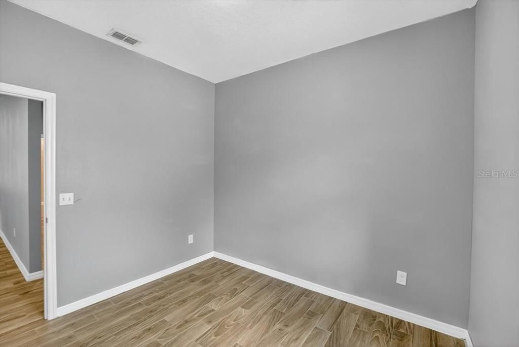 For Sale: $499,000 (6 beds, 0 baths, 2469 Square Feet)