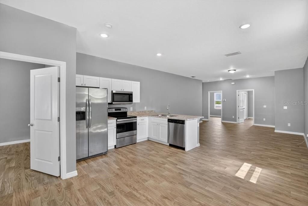 For Sale: $499,000 (6 beds, 0 baths, 2469 Square Feet)