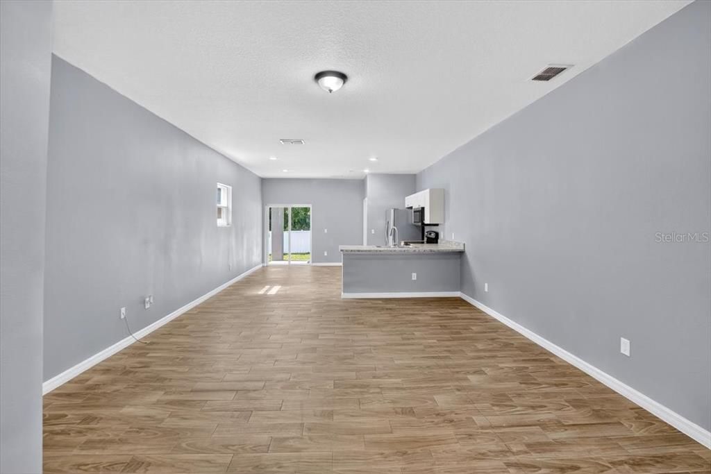 For Sale: $499,000 (6 beds, 0 baths, 2469 Square Feet)