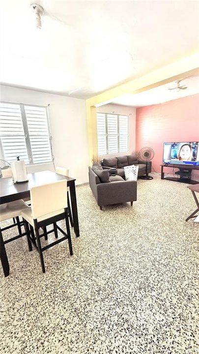 На продажу: $325,000 (0 спален, 0 ванн, 0 Квадратных фут)