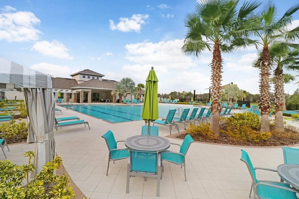 合同活跃: $364,000 (4 贝兹, 3 浴室, 2625 平方英尺)