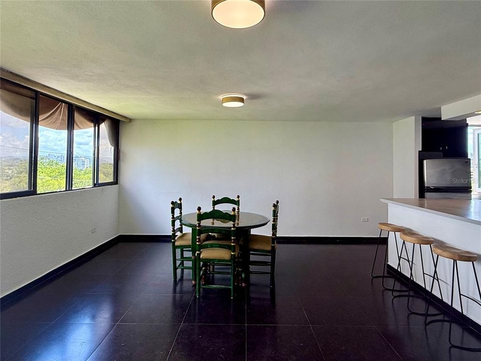 В аренду: $2,100 (2 спален, 2 ванн, 1050 Квадратных фут)