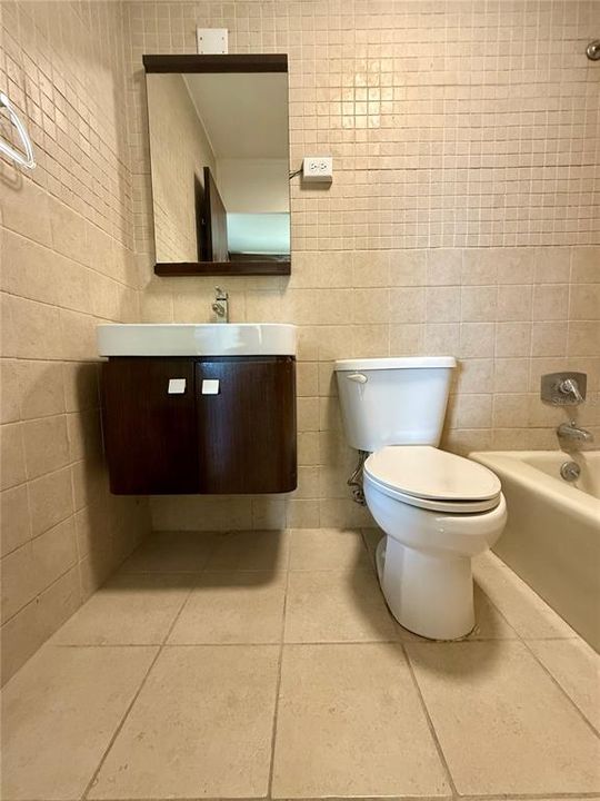 В аренду: $2,100 (2 спален, 2 ванн, 1050 Квадратных фут)