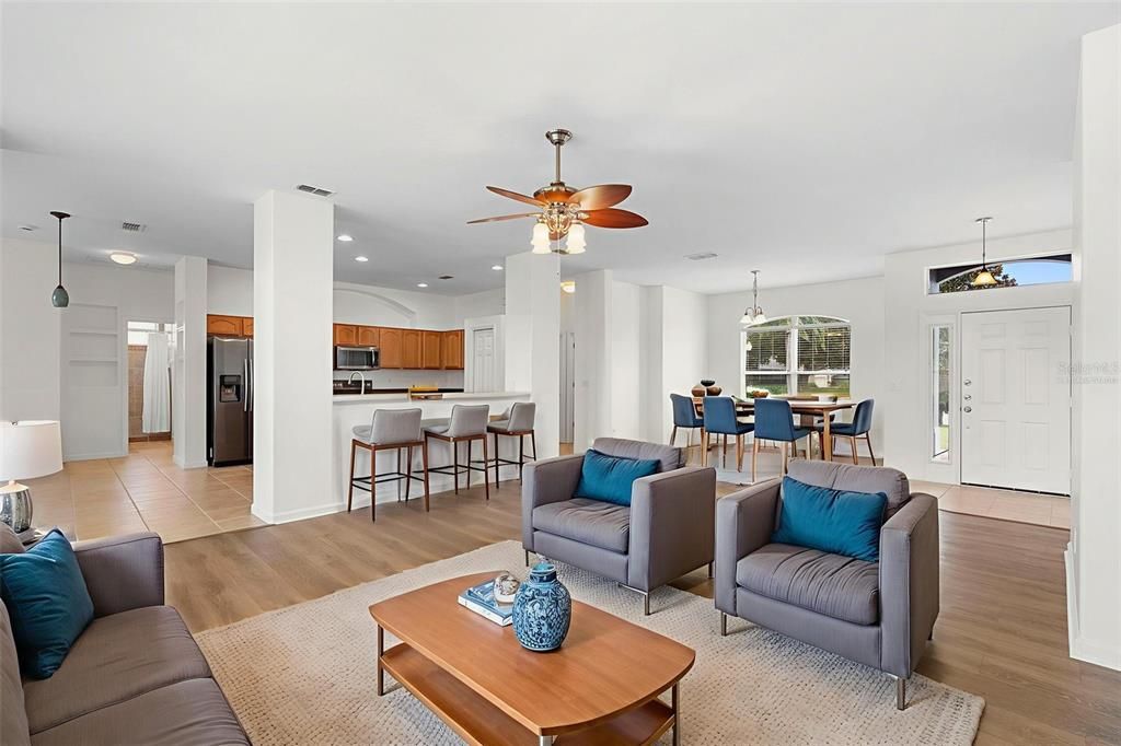 Active With Contract: $484,000 (3 beds, 2 baths, 1976 Square Feet)