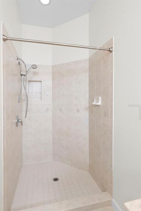 Active With Contract: $484,000 (3 beds, 2 baths, 1976 Square Feet)