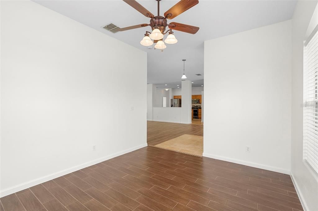 Active With Contract: $484,000 (3 beds, 2 baths, 1976 Square Feet)