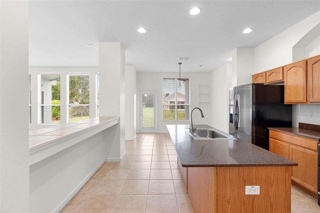 Active With Contract: $484,000 (3 beds, 2 baths, 1976 Square Feet)