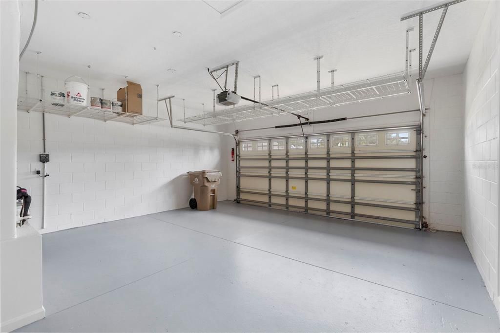 Active With Contract: $484,000 (3 beds, 2 baths, 1976 Square Feet)