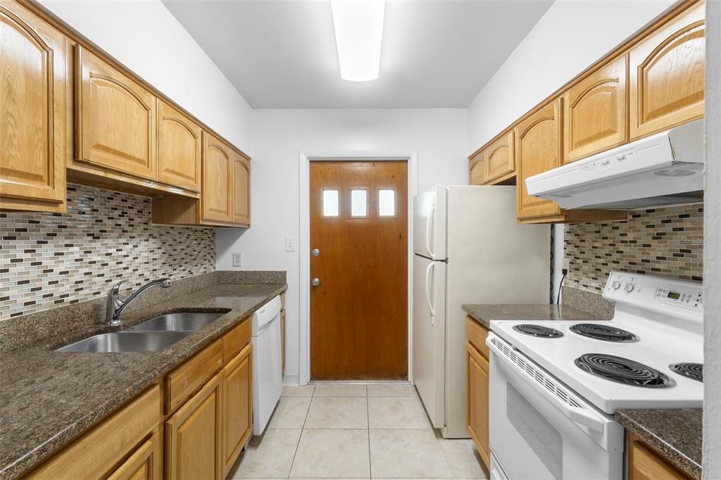 Activo con contrato: $179,000 (2 camas, 1 baños, 851 Pies cuadrados)