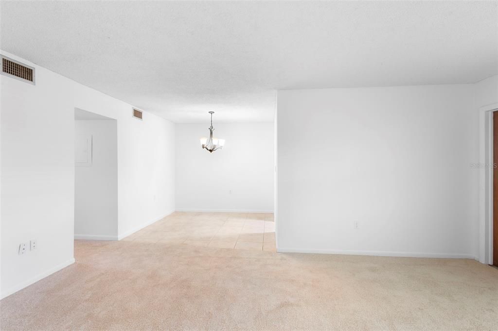 Activo con contrato: $179,000 (2 camas, 1 baños, 851 Pies cuadrados)