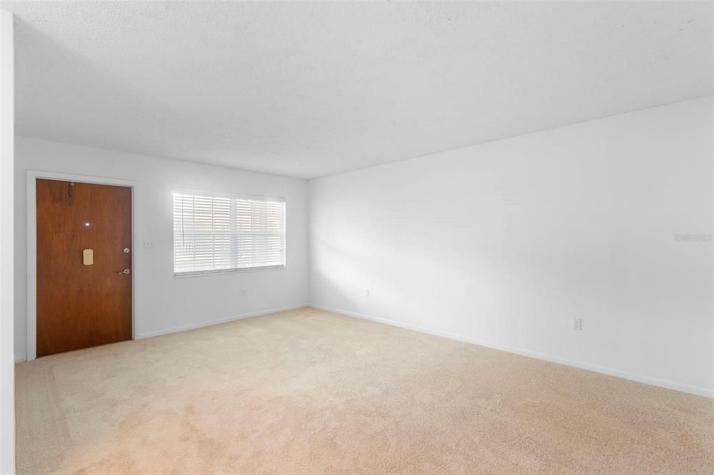 Activo con contrato: $179,000 (2 camas, 1 baños, 851 Pies cuadrados)