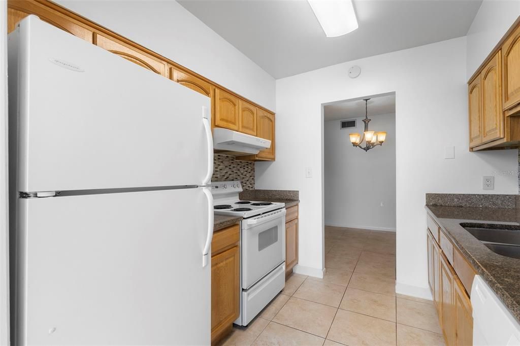 Activo con contrato: $179,000 (2 camas, 1 baños, 851 Pies cuadrados)