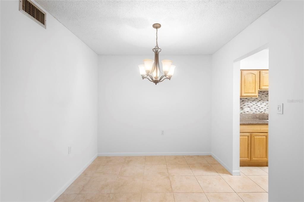 Activo con contrato: $179,000 (2 camas, 1 baños, 851 Pies cuadrados)