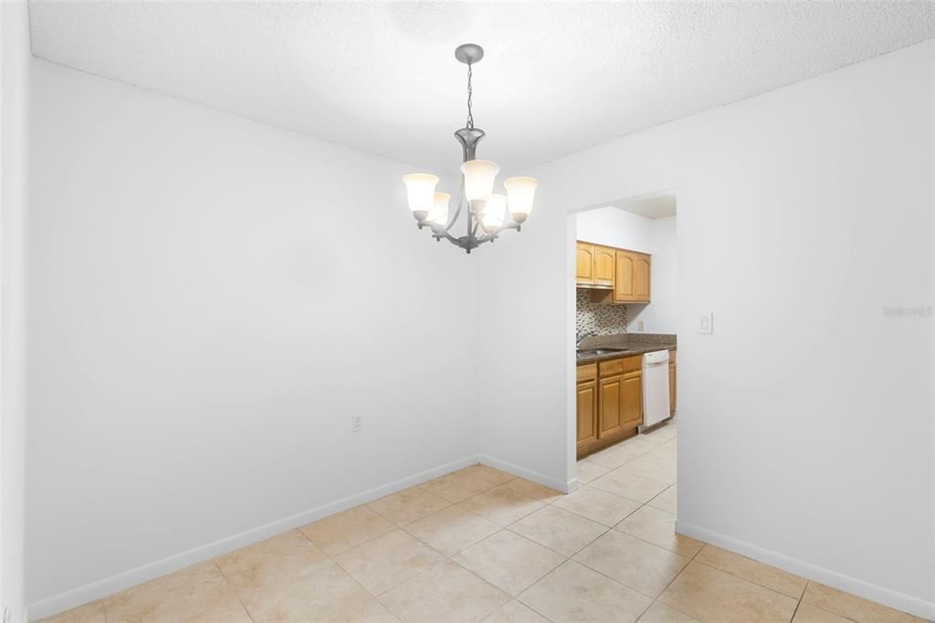 Activo con contrato: $179,000 (2 camas, 1 baños, 851 Pies cuadrados)