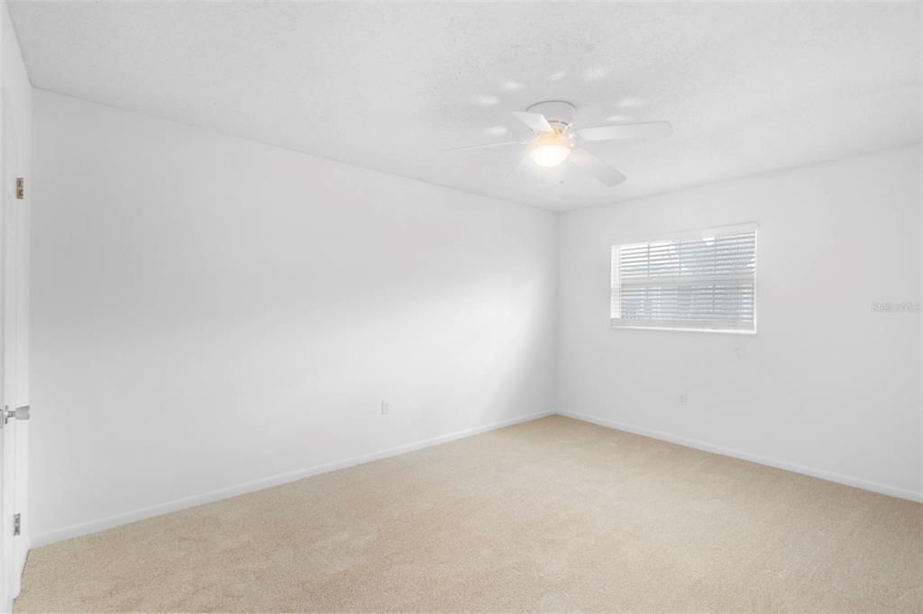 Activo con contrato: $179,000 (2 camas, 1 baños, 851 Pies cuadrados)