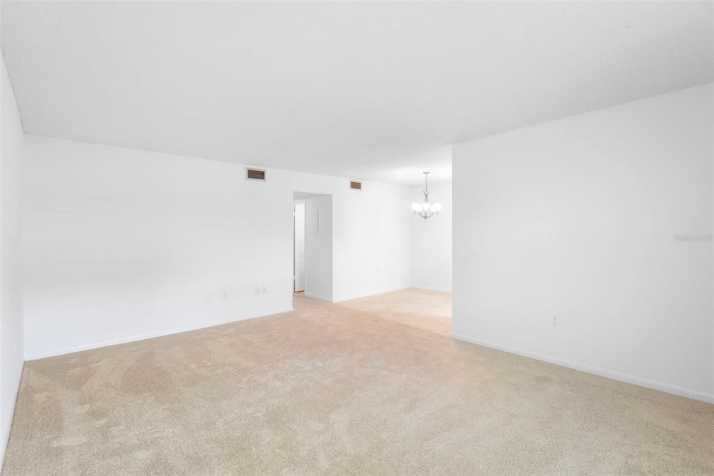 Activo con contrato: $179,000 (2 camas, 1 baños, 851 Pies cuadrados)