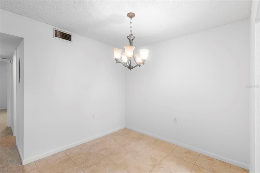 Activo con contrato: $179,000 (2 camas, 1 baños, 851 Pies cuadrados)