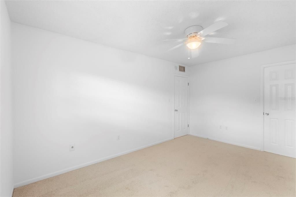 Activo con contrato: $179,000 (2 camas, 1 baños, 851 Pies cuadrados)