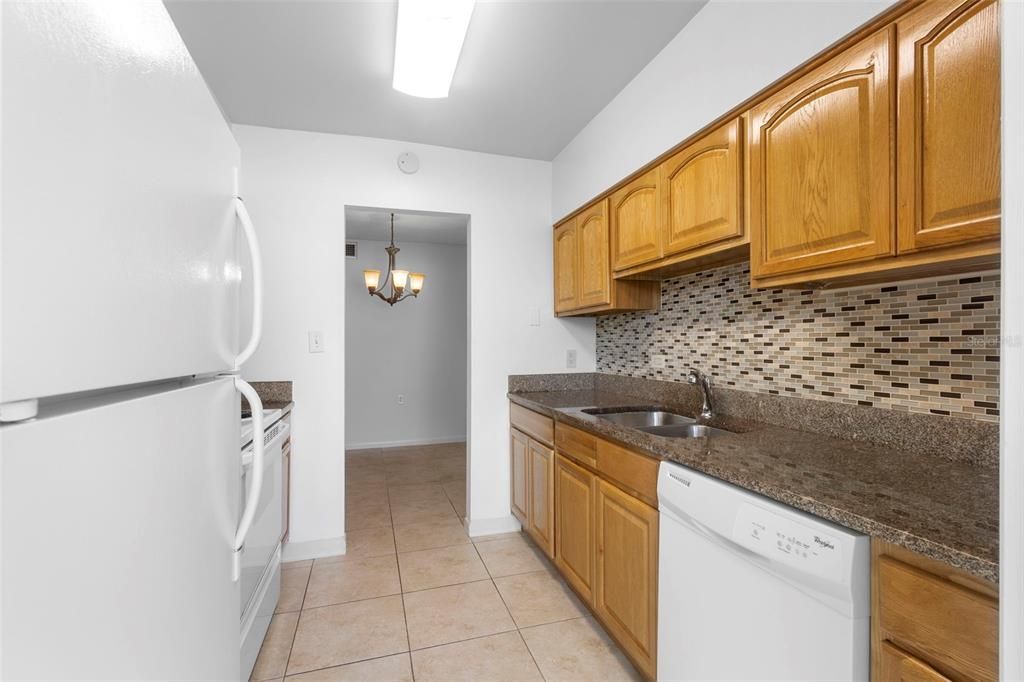 Activo con contrato: $179,000 (2 camas, 1 baños, 851 Pies cuadrados)