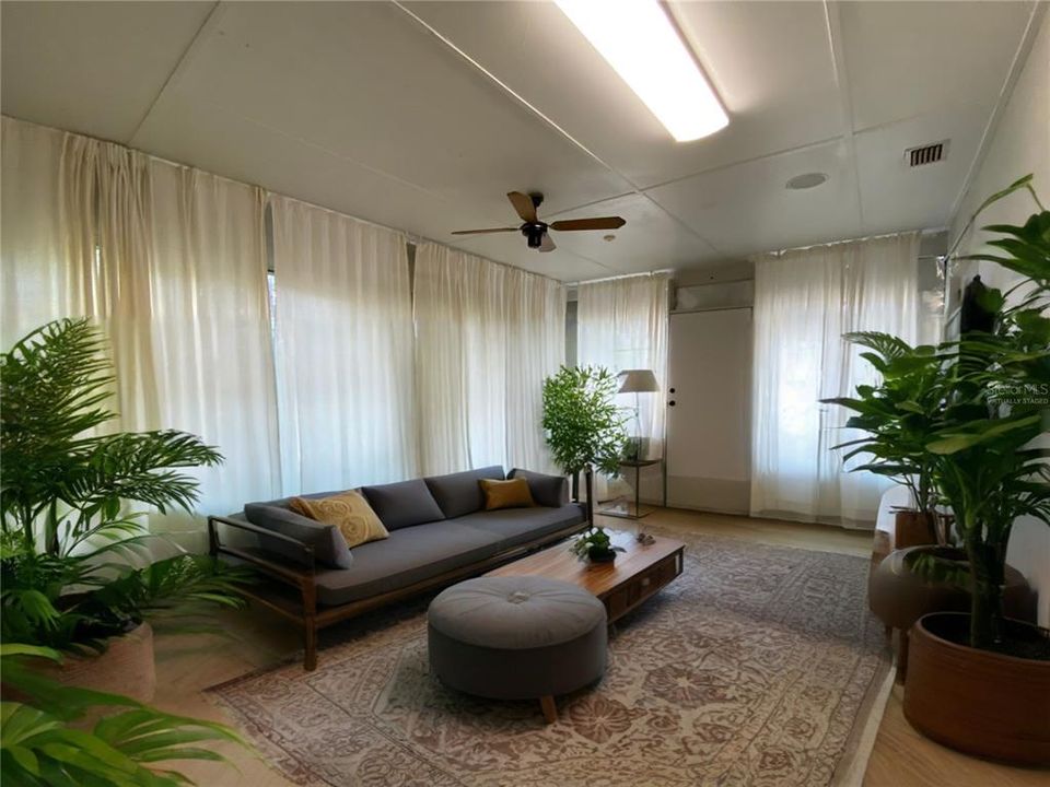 En Venta: $385,000 (3 camas, 2 baños, 1360 Pies cuadrados)