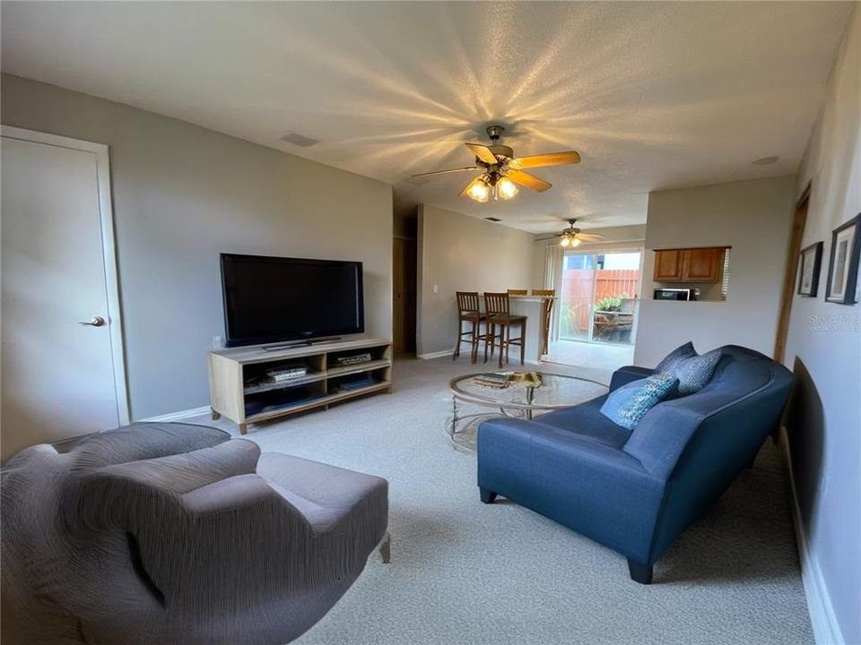 En Venta: $385,000 (3 camas, 2 baños, 1360 Pies cuadrados)