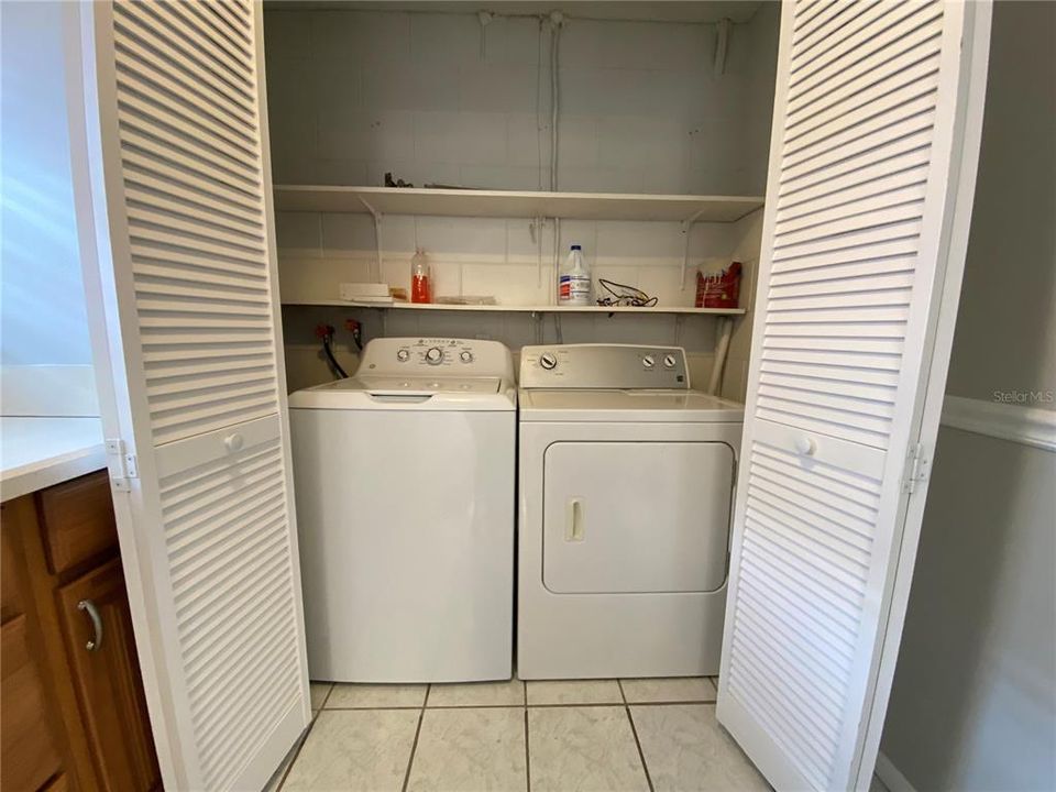 En Venta: $385,000 (3 camas, 2 baños, 1360 Pies cuadrados)