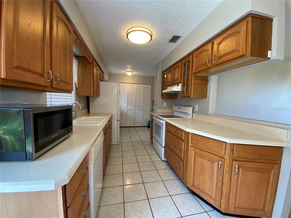 En Venta: $385,000 (3 camas, 2 baños, 1360 Pies cuadrados)