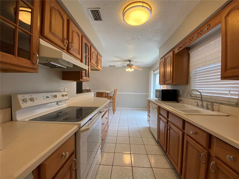 En Venta: $385,000 (3 camas, 2 baños, 1360 Pies cuadrados)