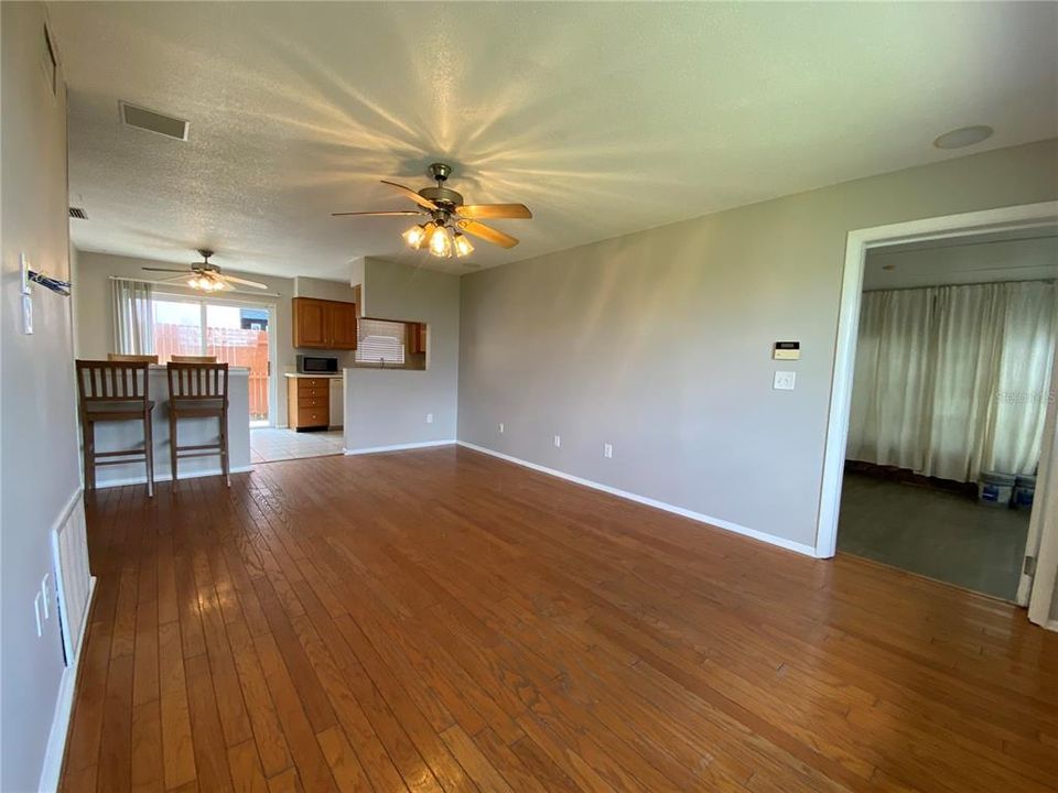 En Venta: $385,000 (3 camas, 2 baños, 1360 Pies cuadrados)