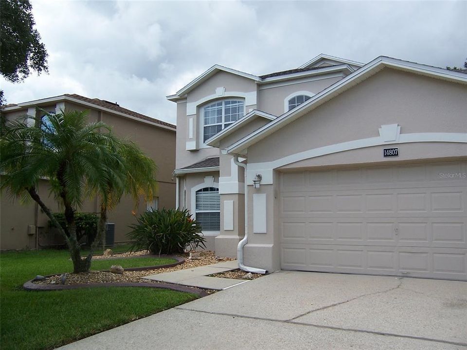 Active With Contract: $2,595 (4 beds, 3 baths, 2514 Square Feet)