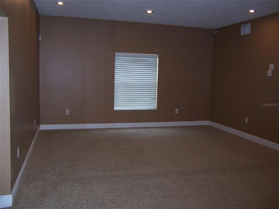 Active With Contract: $2,595 (4 beds, 3 baths, 2514 Square Feet)