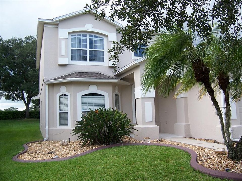 Active With Contract: $2,595 (4 beds, 3 baths, 2514 Square Feet)