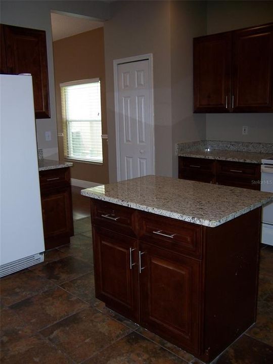 Active With Contract: $2,595 (4 beds, 3 baths, 2514 Square Feet)