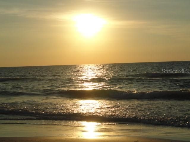 待售: $245,000 (2 贝兹, 2 浴室, 1200 平方英尺)