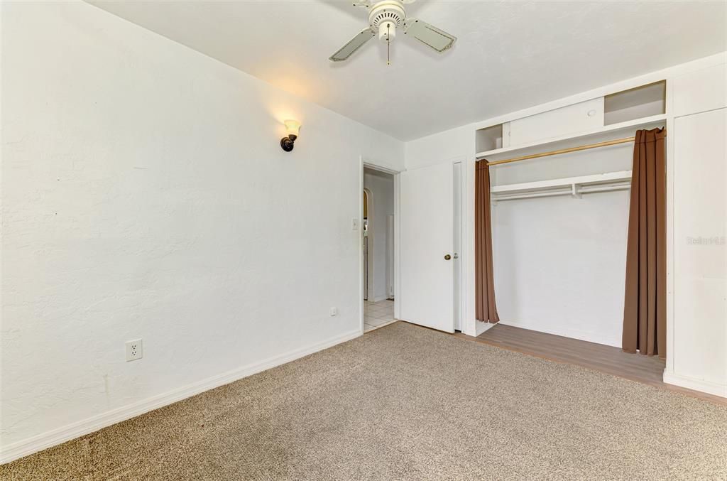 合同活跃: $140,000 (3 贝兹, 1 浴室, 1192 平方英尺)