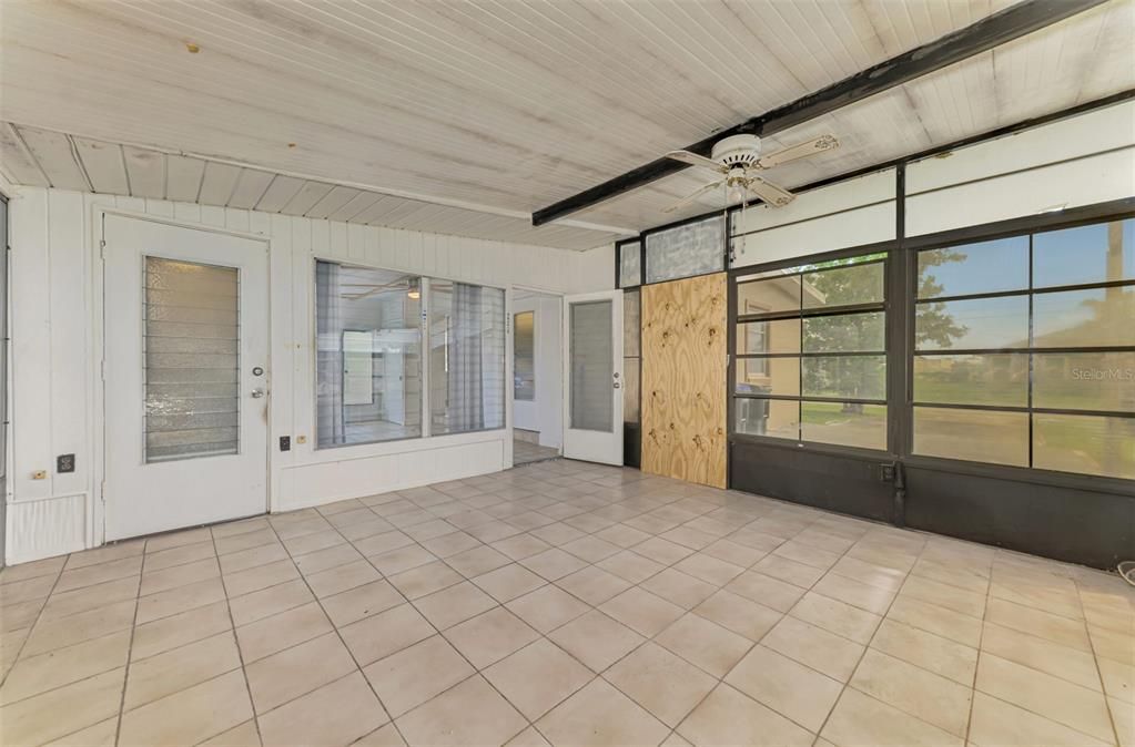 合同活跃: $140,000 (3 贝兹, 1 浴室, 1192 平方英尺)