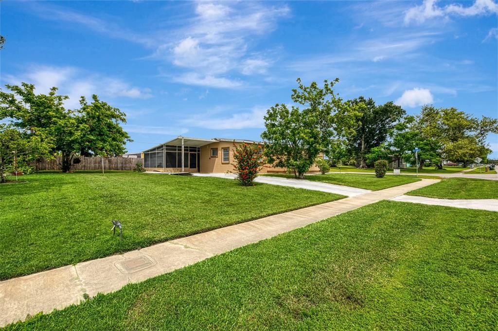 合同活跃: $140,000 (3 贝兹, 1 浴室, 1192 平方英尺)