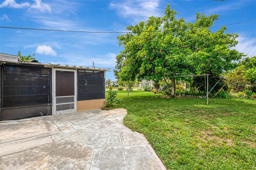 合同活跃: $140,000 (3 贝兹, 1 浴室, 1192 平方英尺)