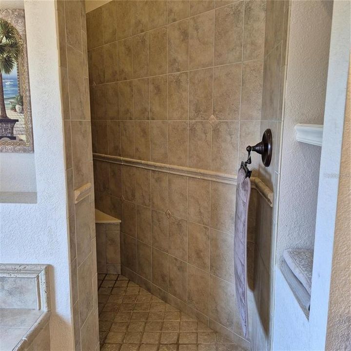 En Renta: $5,450 (3 camas, 3 baños, 2413 Pies cuadrados)