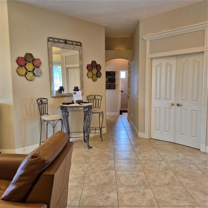 En Renta: $5,450 (3 camas, 3 baños, 2413 Pies cuadrados)