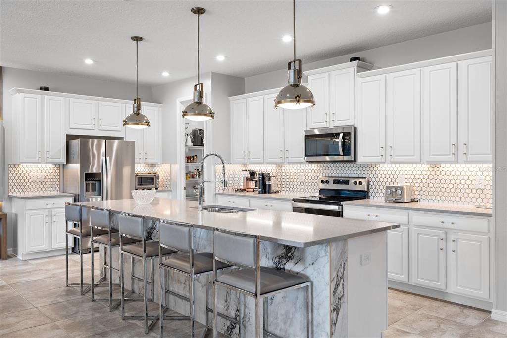 For Sale: $1,100,000 (9 beds, 6 baths, 4363 Square Feet)