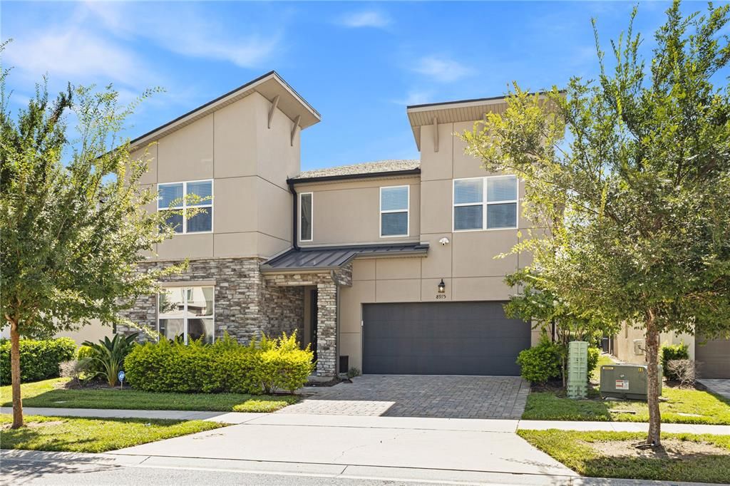 For Sale: $1,100,000 (9 beds, 6 baths, 4363 Square Feet)