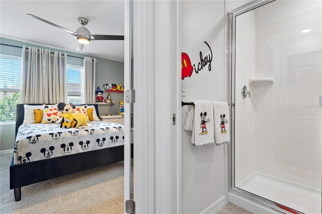 For Sale: $1,100,000 (9 beds, 6 baths, 4363 Square Feet)