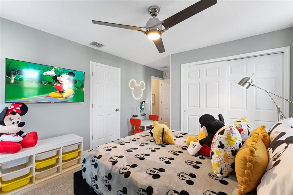 For Sale: $1,100,000 (9 beds, 6 baths, 4363 Square Feet)
